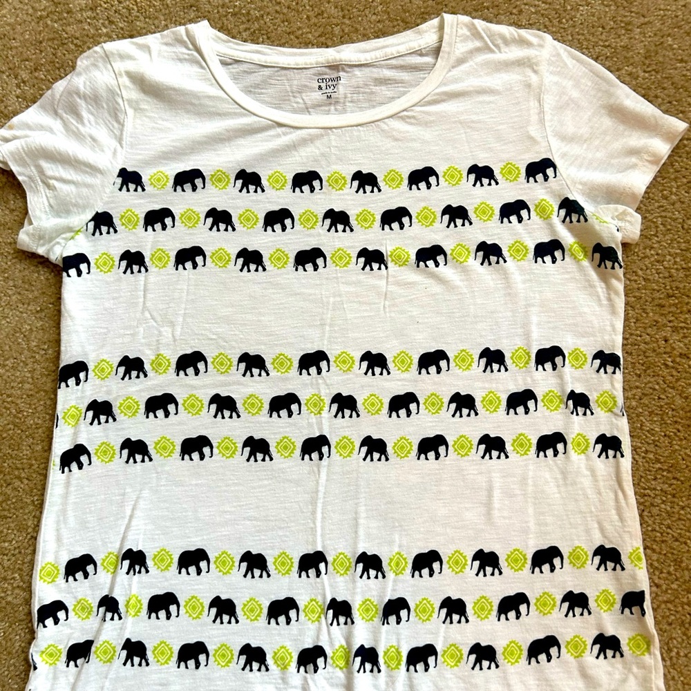 Women’s T-shirt White by Crown & Ivy. size Medium with designer little elephants
